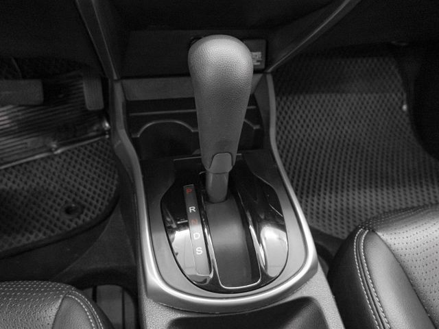 2017年 HONDA本田 CITY 白 1.5／定速.導航.倒車顯影.恆溫  第13張相片
