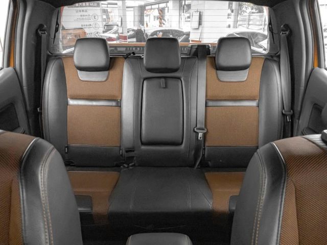 2017年 FORD福特 RANGER 橘 3.2／定速.電動椅.倒車顯影.CarPlay  第9張相片