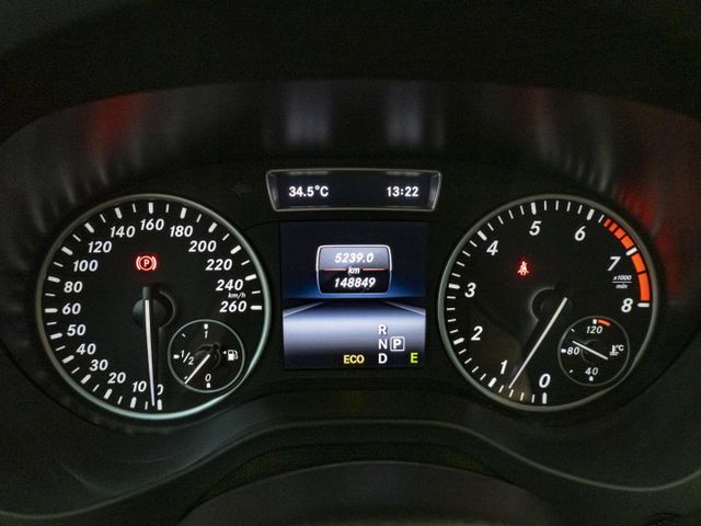 2014年 BENZ賓士 A180 白 1.6／定速.恆溫.電動椅.倒車顯影  第4張相片