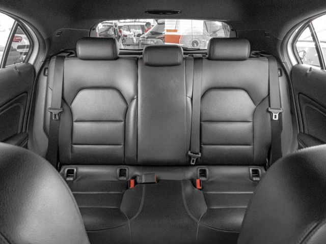 2014年 BENZ賓士 A180 白 1.6／定速.恆溫.電動椅.倒車顯影  第9張相片