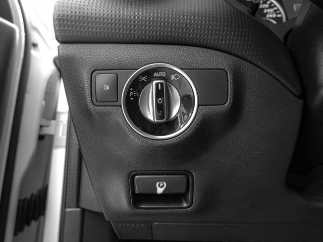 2014年 BENZ賓士 A180 白 1.6／定速.恆溫.電動椅.倒車顯影  第15張相片