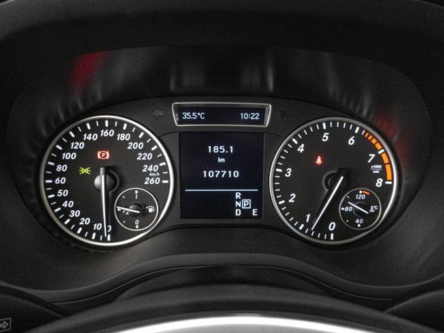 原廠保養！2015年型 BENZ賓士 B180 黑 1.6／定速.快撥.恆溫.倒車顯影.藍牙  第4張相片