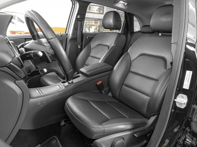 原廠保養！2015年型 BENZ賓士 B180 黑 1.6／定速.快撥.恆溫.倒車顯影.藍牙  第7張相片