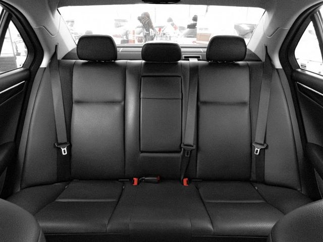 2014年型 BENZ賓士 C200 黑 1.8／天窗.定速.電動椅.倒車顯影.Carplay  第9張相片