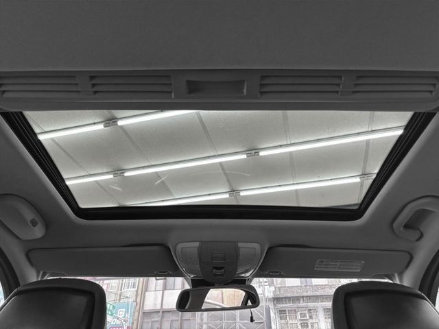 2014年型 BENZ賓士 C200 黑 1.8／天窗.定速.電動椅.倒車顯影.Carplay  第10張相片