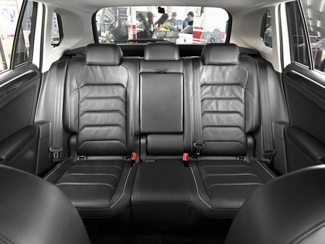 2017年型 VW福斯 Tiguan 白 2.0／I-KEY.ACC.環景.自動停車.電尾  第10張相片