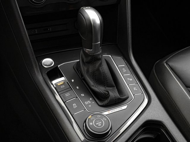 2017年型 VW福斯 Tiguan 白 2.0／I-KEY.ACC.環景.自動停車.電尾  第13張相片