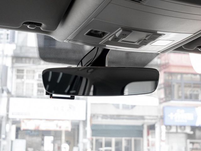 2017年型 VW福斯 Tiguan 白 2.0／I-KEY.ACC.環景.自動停車.電尾  第15張相片