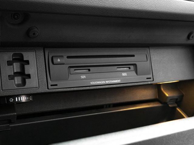 2017年型 VW福斯 Tiguan 白 2.0／I-KEY.ACC.環景.自動停車.電尾  第17張相片