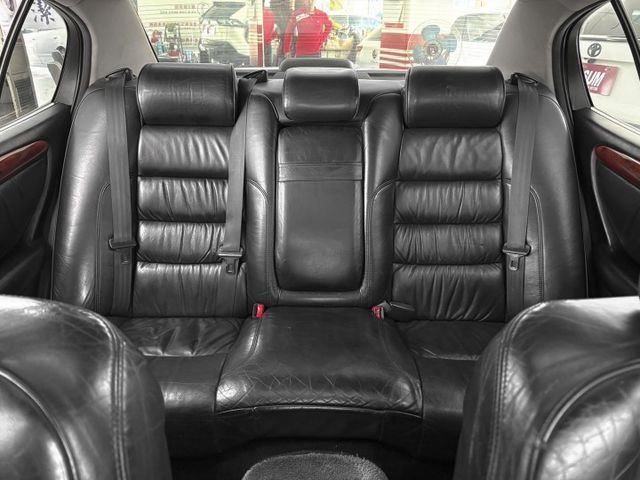 1998年 LEXUS凌志 GS300 銀 3.0／電動天窗.定速.恆溫.電動椅.後座出風口  第9張相片