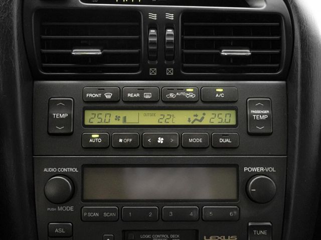 1998年 LEXUS凌志 GS300 銀 3.0／電動天窗.定速.恆溫.電動椅.後座出風口  第11張相片