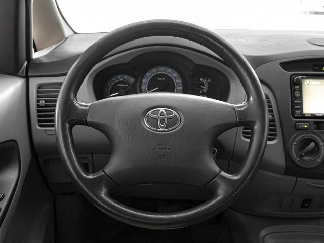 2010年 TOYOTA豐田 INNOVA 銀 2.7／倒車雷達.安全氣囊.ABS  第5張相片