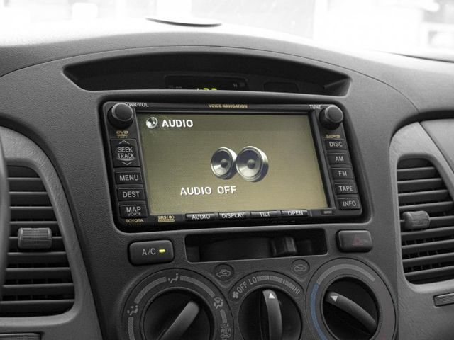 2010年 TOYOTA豐田 INNOVA 銀 2.7／倒車雷達.安全氣囊.ABS  第10張相片