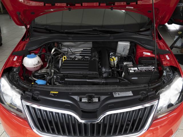 2016年 SKODA斯柯達 RAPID 紅 1.4／全景天窗.藍芽.倒車雷達.循跡防滑  第3張相片