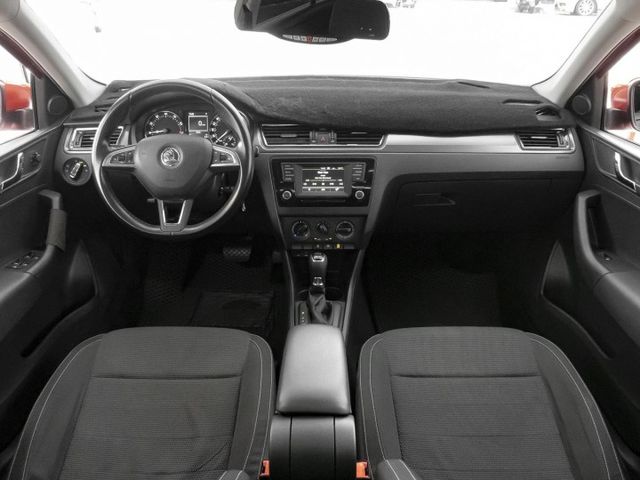 2016年 SKODA斯柯達 RAPID 紅 1.4／全景天窗.藍芽.倒車雷達.循跡防滑  第6張相片