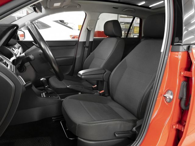 2016年 SKODA斯柯達 RAPID 紅 1.4／全景天窗.藍芽.倒車雷達.循跡防滑  第7張相片