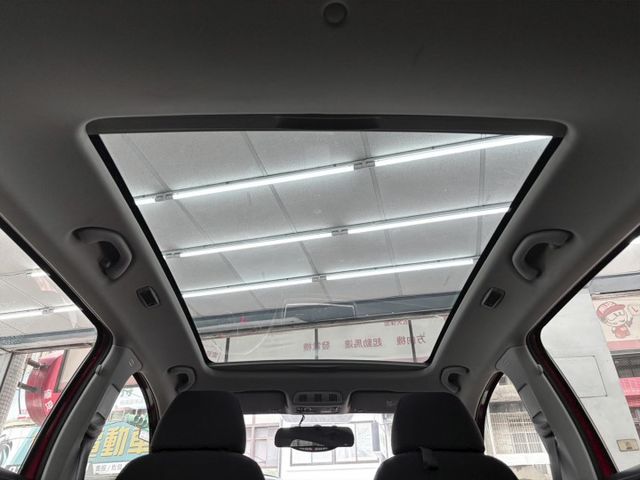 2016年 SKODA斯柯達 RAPID 紅 1.4／全景天窗.藍芽.倒車雷達.循跡防滑  第10張相片