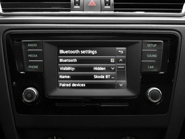 2016年 SKODA斯柯達 RAPID 紅 1.4／全景天窗.藍芽.倒車雷達.循跡防滑  第12張相片