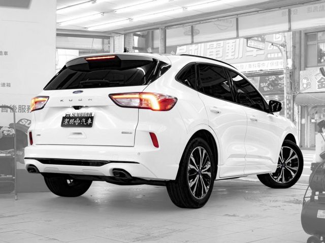 原廠保固中2021年 FORD福特 KUGA 白 2.0／全景天窗.ACC.盲點.車偏.電尾.CarPlay  第2張相片