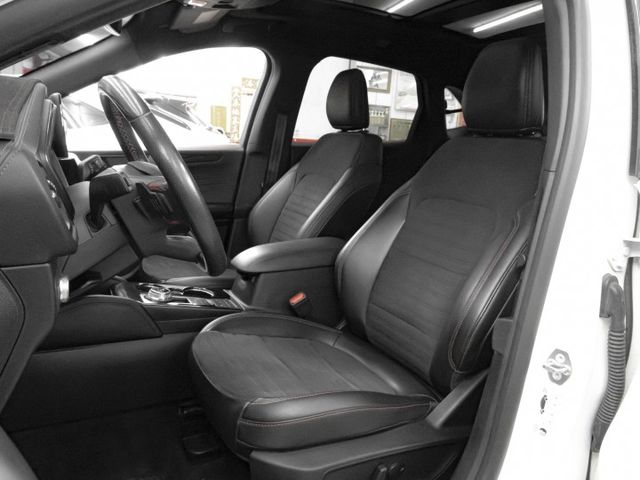 原廠保固中2021年 FORD福特 KUGA 白 2.0／全景天窗.ACC.盲點.車偏.電尾.CarPlay  第8張相片