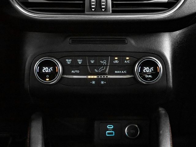 原廠保固中2021年 FORD福特 KUGA 白 2.0／全景天窗.ACC.盲點.車偏.電尾.CarPlay  第13張相片