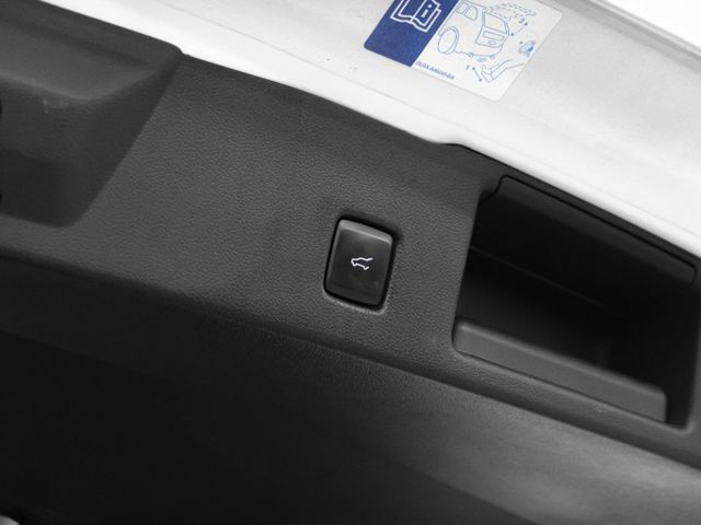 原廠保固中2021年 FORD福特 KUGA 白 2.0／全景天窗.ACC.盲點.車偏.電尾.CarPlay  第19張相片