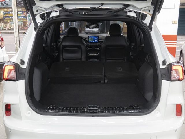 原廠保固中2021年 FORD福特 KUGA 白 2.0／全景天窗.ACC.盲點.車偏.電尾.CarPlay  第20張相片