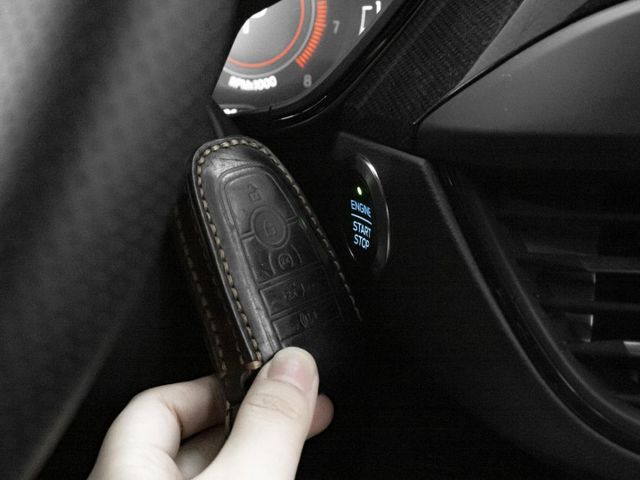 Lommel！2022年 FORD福特 FOCUS 白 1.5／I-KEY.ACC.盲點.車偏.CarPlay  第6張相片