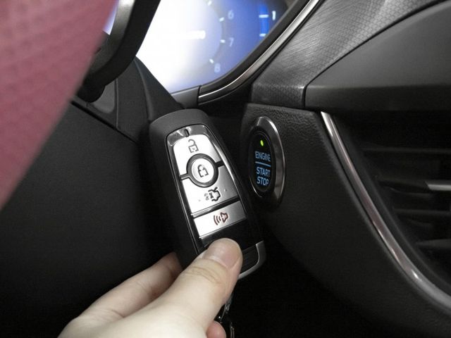 原廠保養！2022年 FORD福特 FOCUS Active 紅 1.5／ACC.盲點.車偏.CarPlay.手機無線充  第6張相片