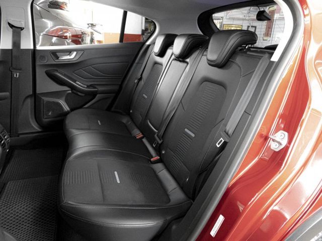 原廠保養！2022年 FORD福特 FOCUS Active 紅 1.5／ACC.盲點.車偏.CarPlay.手機無線充  第9張相片