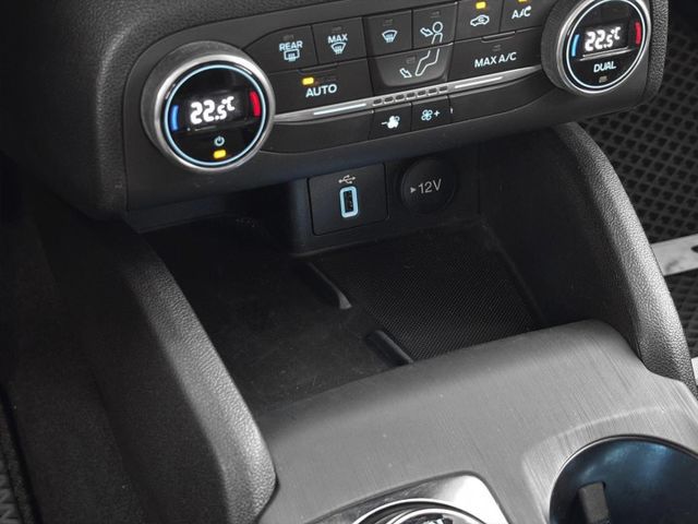 原廠保養！2022年 FORD福特 FOCUS Active 紅 1.5／ACC.盲點.車偏.CarPlay.手機無線充  第18張相片