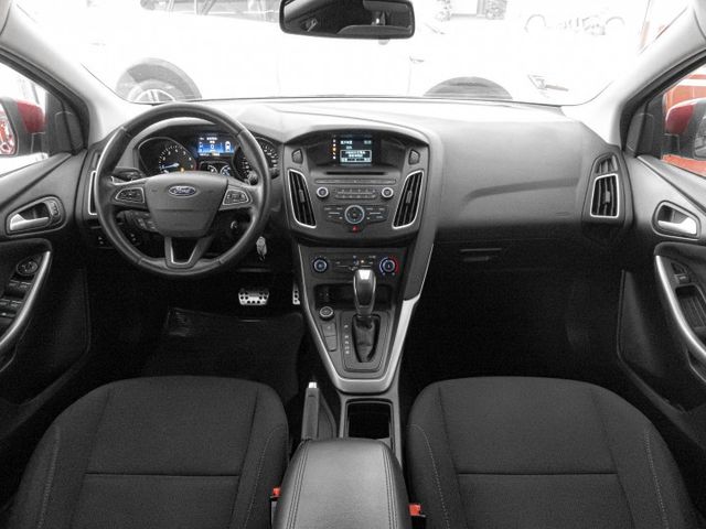 原廠保養！2016年 FORD福特 FOCUS 紅 1.0／定速.藍芽.倒車雷達  第6張相片