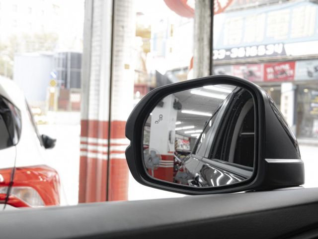 原廠保養！2023年 HONDA本田 HR-V 黑 1.5／I-KEY.ACC.盲點.車偏.電尾.CarPlay  第17張相片