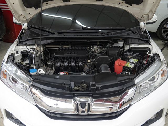 頂級版！2017年 HONDA本田 City 1.5 白／定速.導航.倒車顯影.恆溫  第3張相片