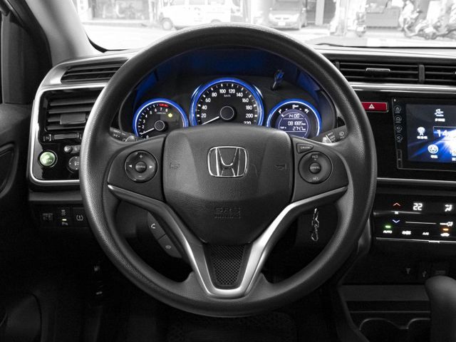 頂級版！2017年 HONDA本田 City 1.5 白／定速.導航.倒車顯影.恆溫  第5張相片