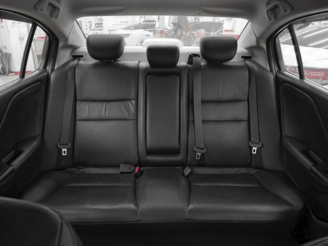 頂級版！2017年 HONDA本田 City 1.5 白／定速.導航.倒車顯影.恆溫  第9張相片