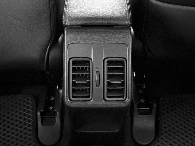 頂級版！2017年 HONDA本田 City 1.5 白／定速.導航.倒車顯影.恆溫  第18張相片