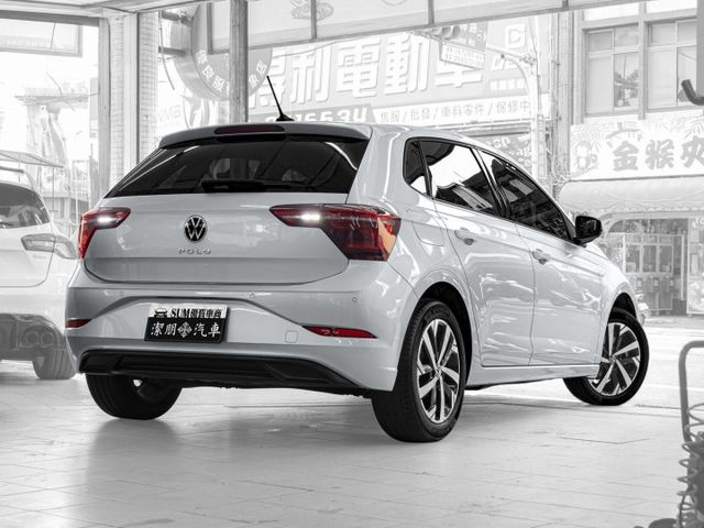 2023年型 VW福斯 POLO 銀 1.0／I-KEY.ACC.車偏.倒車顯影.Carplay  第2張相片