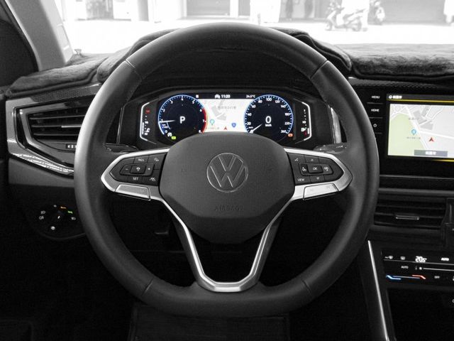 2023年型 VW福斯 POLO 銀 1.0／I-KEY.ACC.車偏.倒車顯影.Carplay  第5張相片