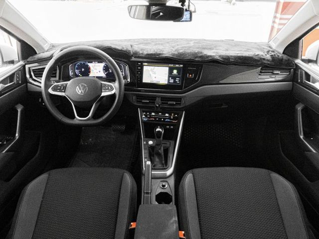 2023年型 VW福斯 POLO 銀 1.0／I-KEY.ACC.車偏.倒車顯影.Carplay  第7張相片