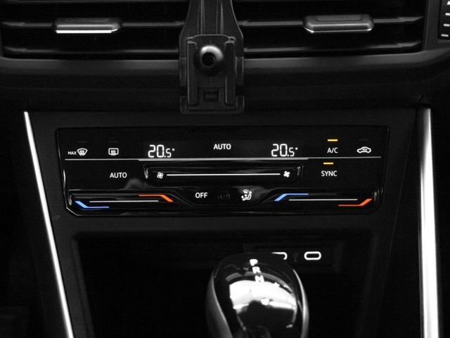 2023年型 VW福斯 POLO 銀 1.0／I-KEY.ACC.車偏.倒車顯影.Carplay  第12張相片
