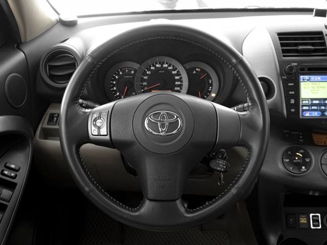 原廠保養！2010年型 TOYOTA豐田 RAV4 黑 2.4／天窗.定速.導航.循跡防滑.倒車顯影  第5張相片