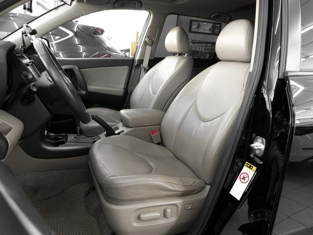 原廠保養！2010年型 TOYOTA豐田 RAV4 黑 2.4／天窗.定速.導航.循跡防滑.倒車顯影  第7張相片