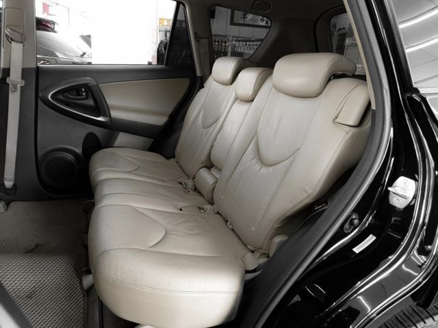 原廠保養！2010年型 TOYOTA豐田 RAV4 黑 2.4／天窗.定速.導航.循跡防滑.倒車顯影  第8張相片