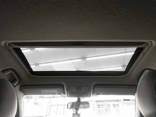 原廠保養！2010年型 TOYOTA豐田 RAV4 黑 2.4／天窗.定速.導航.循跡防滑.倒車顯影  第10張相片