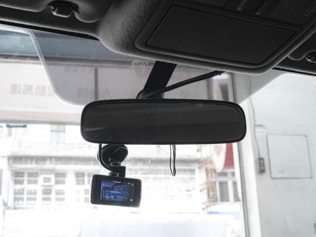 原廠保養！2010年型 TOYOTA豐田 RAV4 黑 2.4／天窗.定速.導航.循跡防滑.倒車顯影  第18張相片