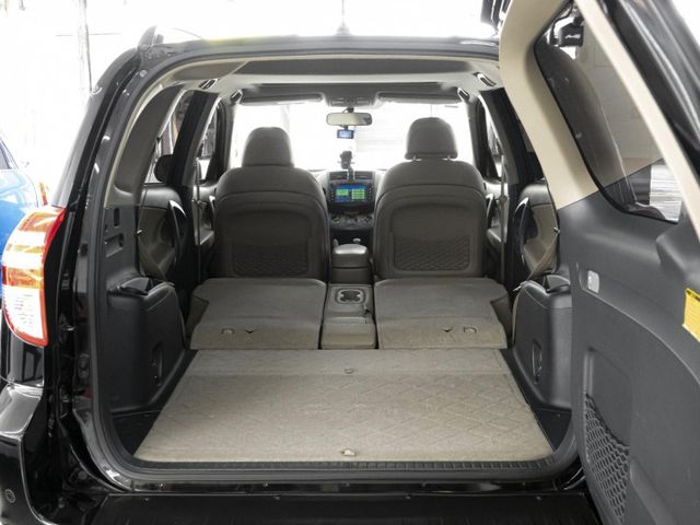 原廠保養！2010年型 TOYOTA豐田 RAV4 黑 2.4／天窗.定速.導航.循跡防滑.倒車顯影  第20張相片