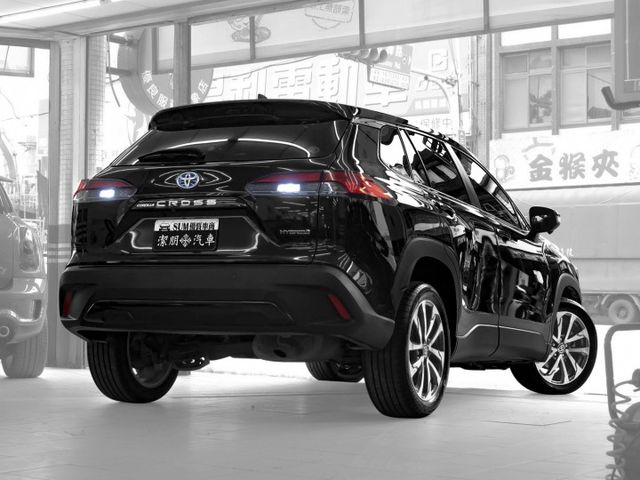 原廠保養！2022年型 TOYOTA豐田 CROSS 黑 1.8／I-KEY.ACC.盲點.車偏.環景.電尾  第2張相片