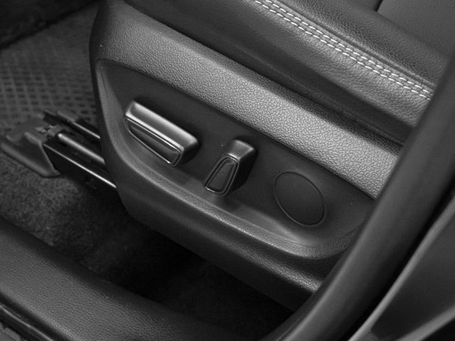 原廠保養！2022年型 TOYOTA豐田 CROSS 黑 1.8／I-KEY.ACC.盲點.車偏.環景.電尾  第13張相片