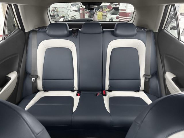 原廠保固！2024年 HYUNDAI現代 VENUE 白 1.6／I-KEY.ACC.盲點.車偏.環景.CarPlay  第10張相片